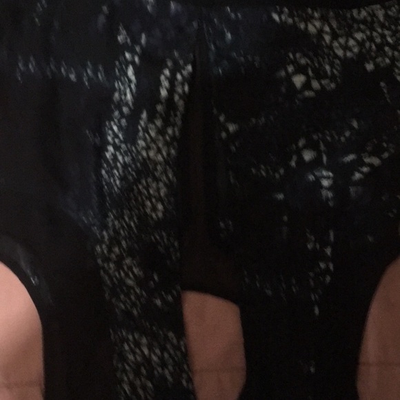 ASO Elena Gilbert- Silence Noise top - Picture 3 of 6